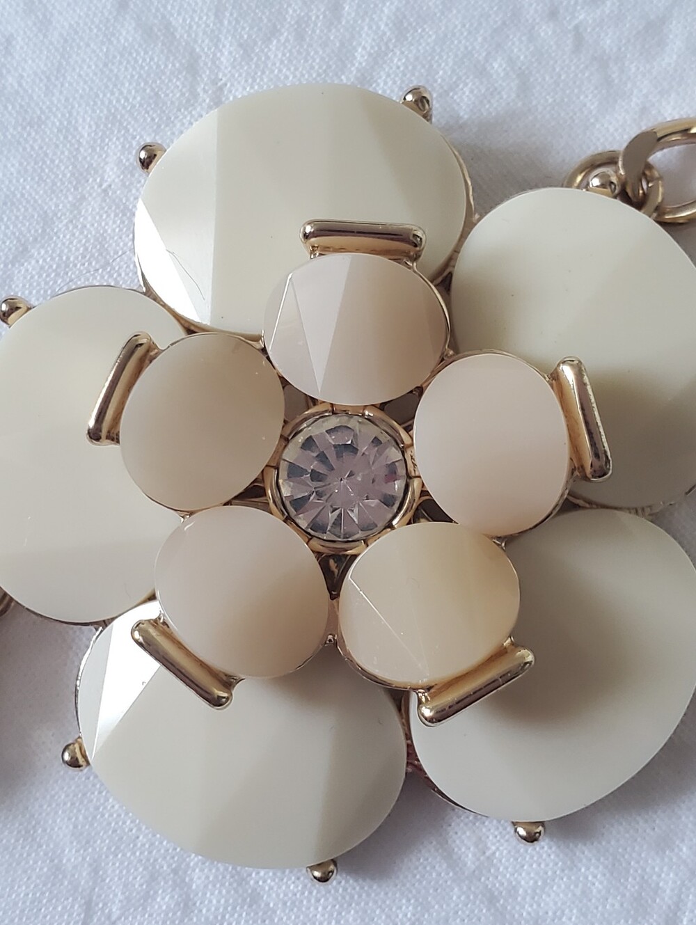 Statement Floral Gold-tone Chain Necklace with Cream Flower Pendants - Picture 3 of 7